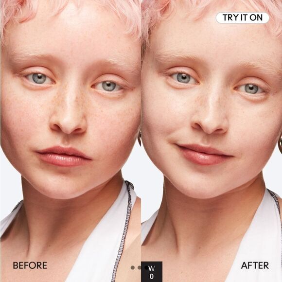 MAC Studio Radiance Foundation in Shade W0 (Fair beige with peachy undertones) - Picture 3 of 12